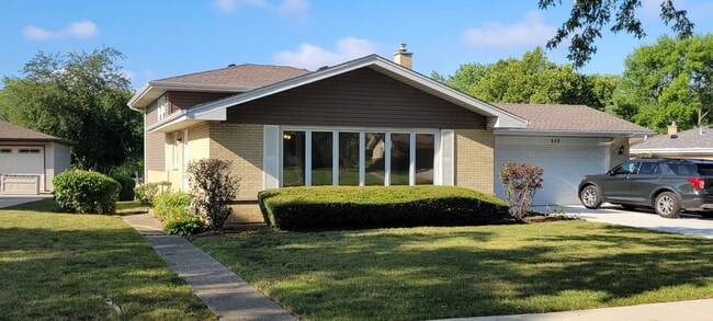 Photo - 608 Trent Ln