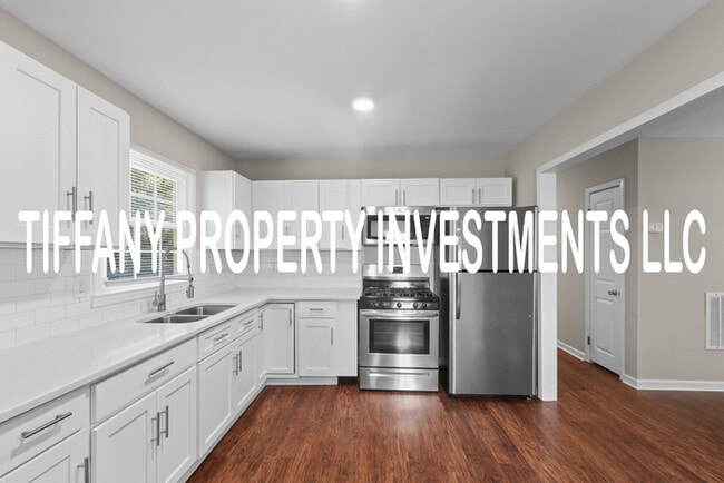 Photo - 654 Dundeen Dr