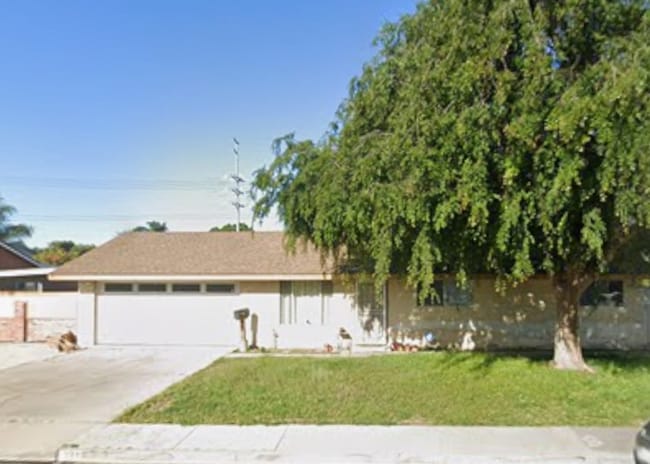 Building Photo - Coming Soon! Beautiful 3 Bedroom / 1 Bathroom home will be available soon.