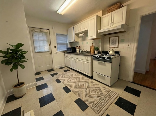 Photo - 15 Beechcroft St Unit 2