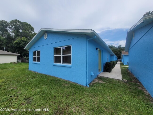 Building Photo - 773 NE 9th St Unit L