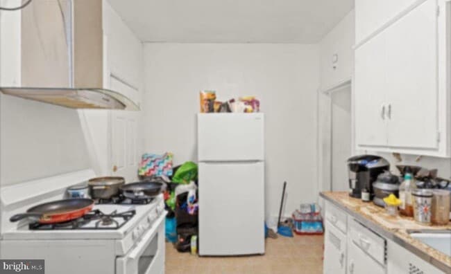 Photo - 5411 Walnut St