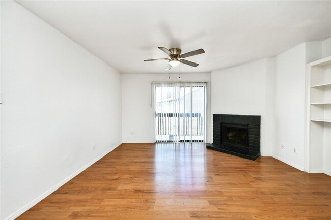 Photo - 12905 Woodforest Blvd Unit 712