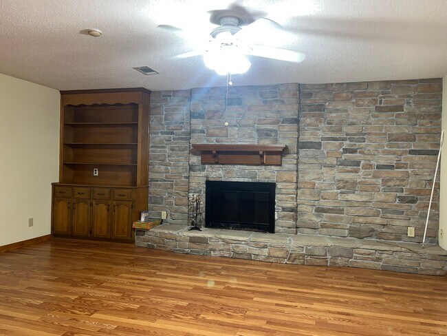 Photo - 1245 Tecumseh Ct