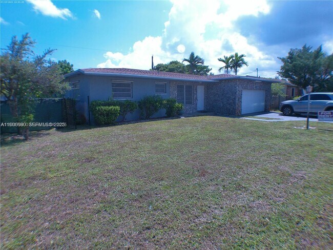 Building Photo - 5360 Fletcher St