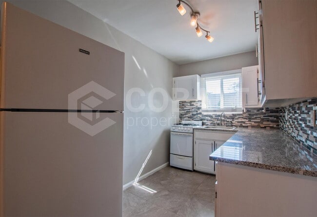 Photo - 767 Greenwood Ave NE Unidad 08