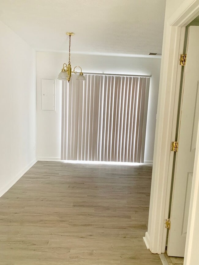 Photo - 3 Bedroom End Unit Townhouse