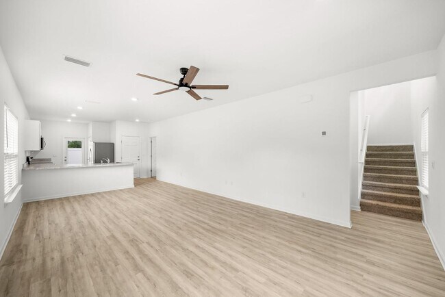 Photo - 231 Staggerbush St