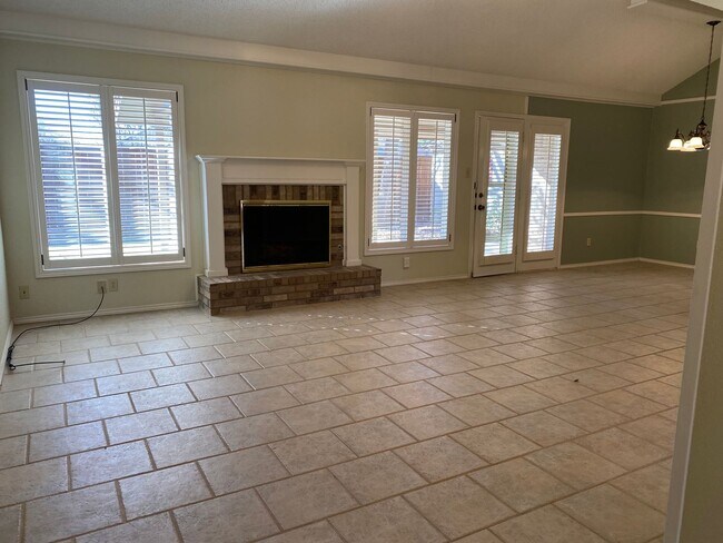 Photo - PRICE REDUCED!!! Extraordinary 3/2/2