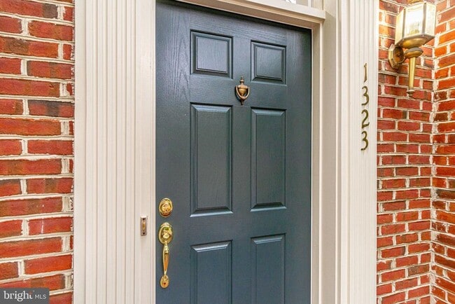 Photo - 1323 N Barton St