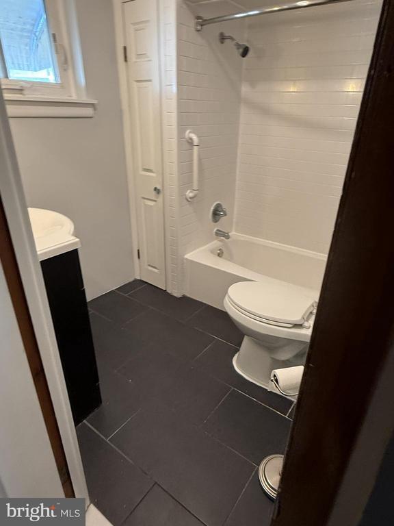 Photo - 347 Durfor St