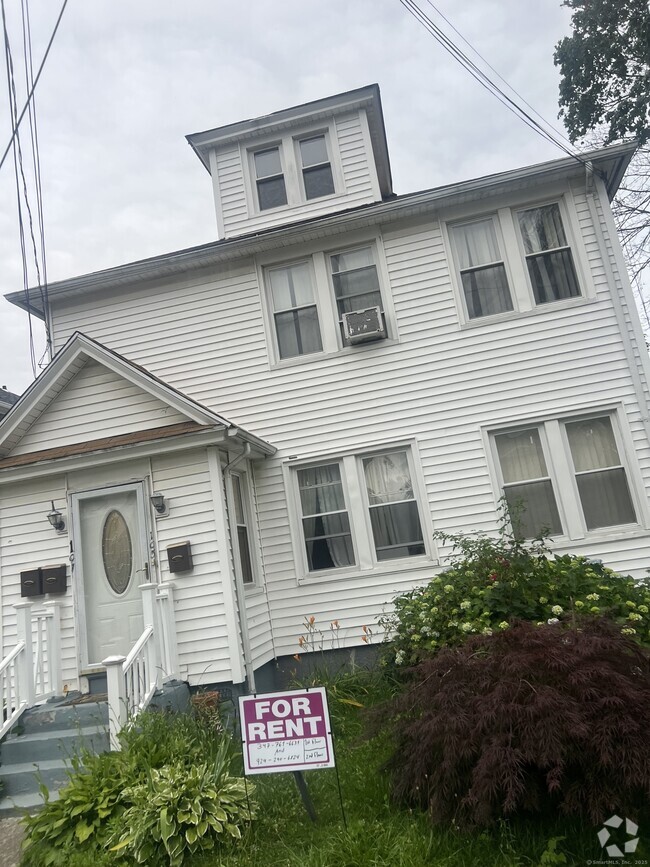Building Photo - 105 Staples St Rental