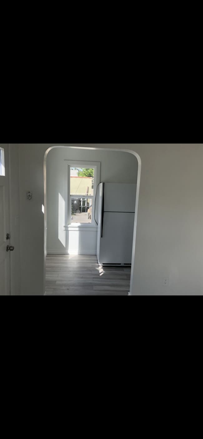 Photo - 3619 Edenhurst Ave