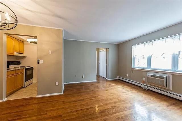 Photo - 40 Ellington St