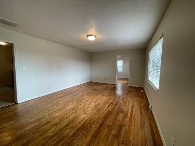 Photo - 2605 E Division St