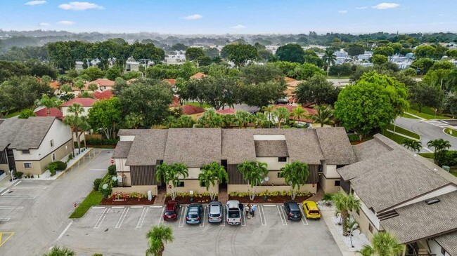 Photo - 1665 Cabot Ln