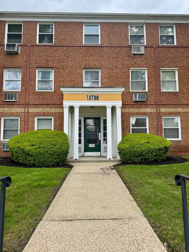 Building Photo - 13797 Cedar Rd