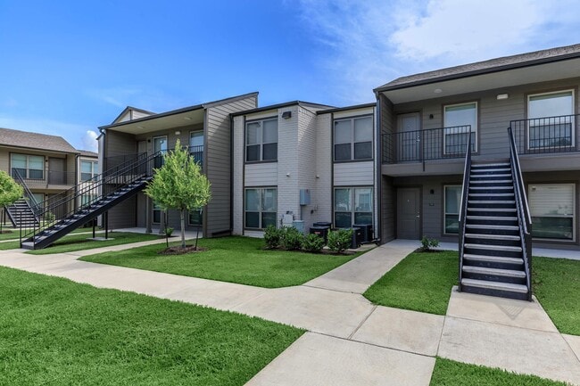 Willow Creek Apartment Homes