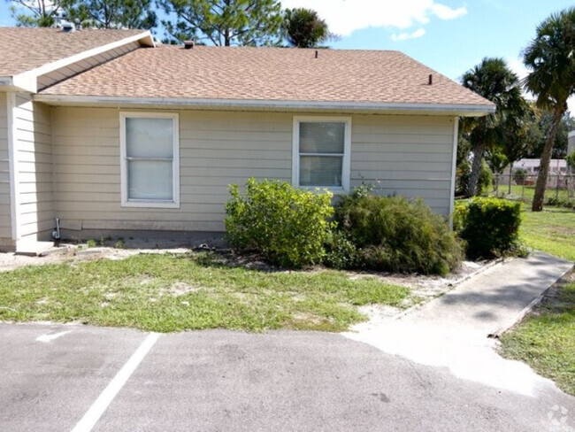 Building Photo - 5 Sandalwood Ct Rental