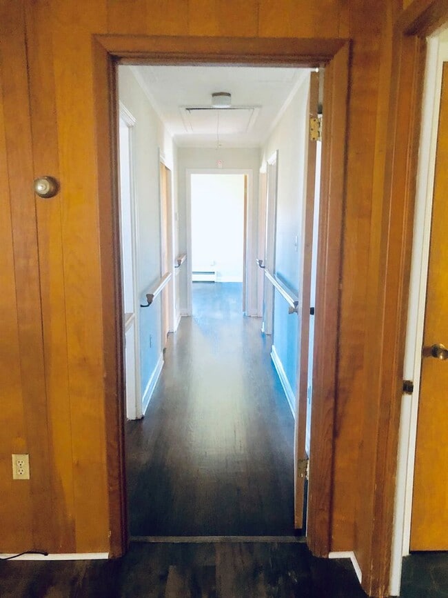 Photo - 1455 Springsteen Rd