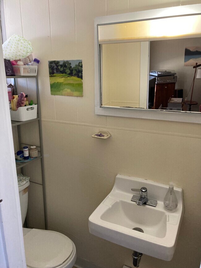 Photo - 105 G St Unit 2R