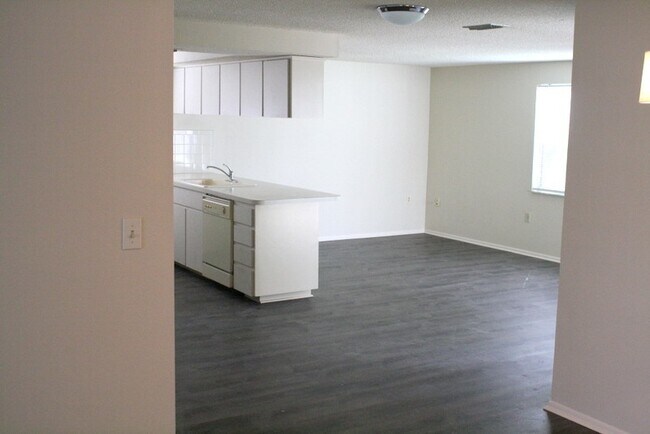 Photo - Beautiful large 2 bedroom 2 bath in New Port Richey