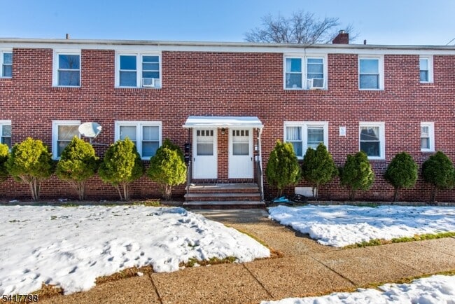 Building Photo - 23 Carpenter Terrace N