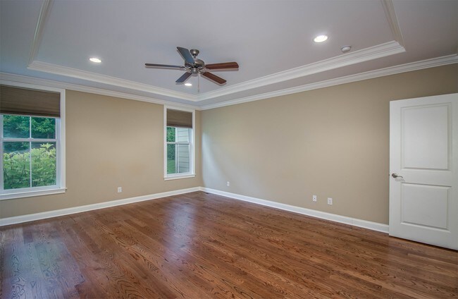 Photo - 215 Ivy Gate Ln