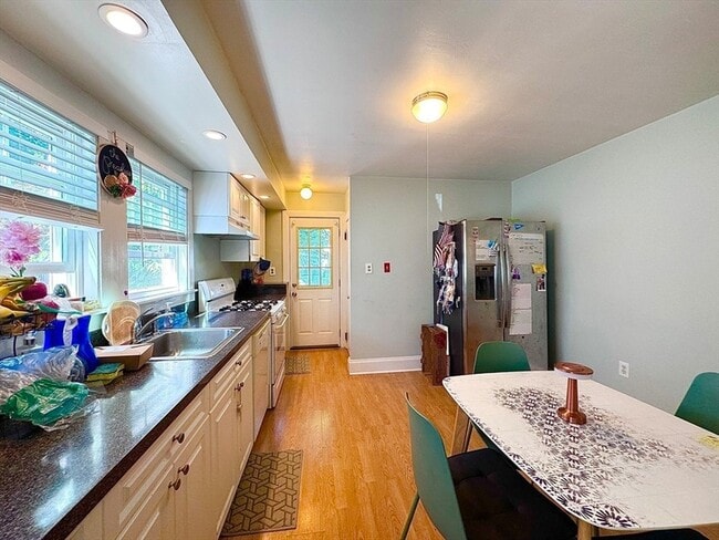 Building Photo - 42 Flett Rd Unit 1 Rental