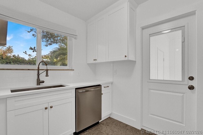 Photo - 601 Paulina Rd
