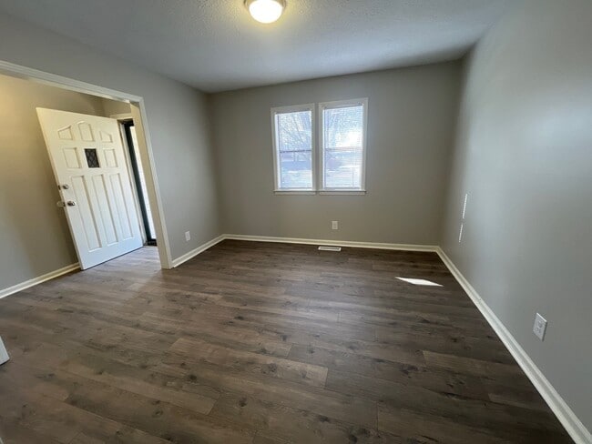 Photo - 102 Commanche Trl