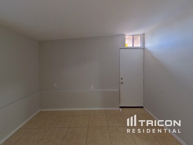 Photo - 4112 E St Anne Ave