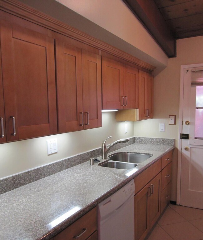 Photo - 1005 Miramonte Ave Unit B