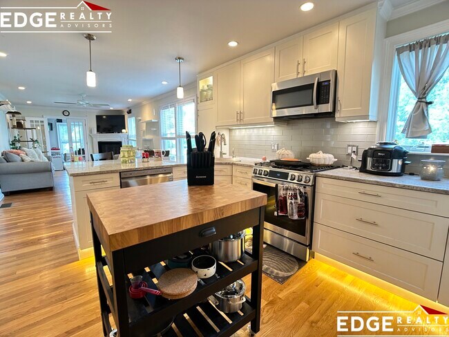 11 Madeline St Unit 1