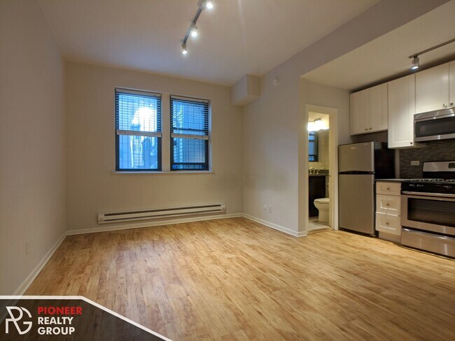 Photo - 2832 W Palmer St Unit 306