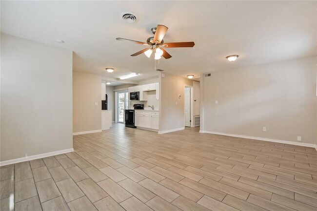 Photo - 1070 Emerald Dr