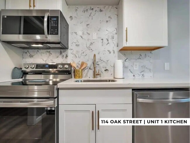 Photo - 114 Oak St Unit 1