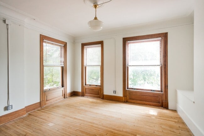 Photo - 223 E Ferry St Unit 201