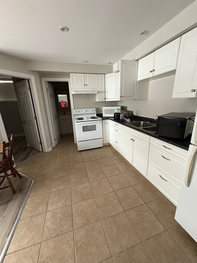 Photo - 21 Stirling Ave S Unit 34