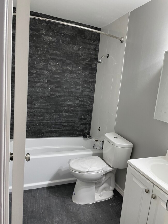 Photo - Wyndham Court Apartments