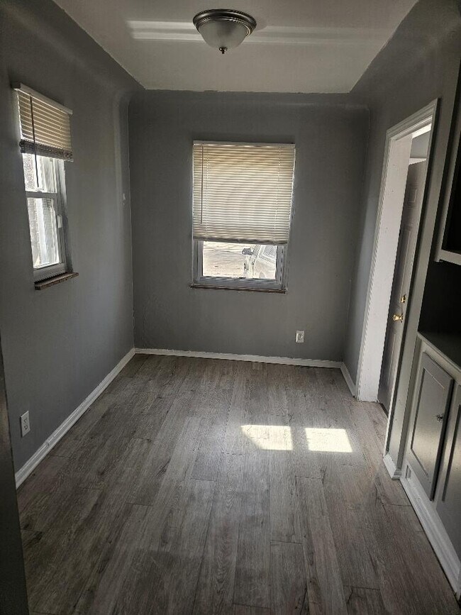 Photo - 10440 Nottingham Rd