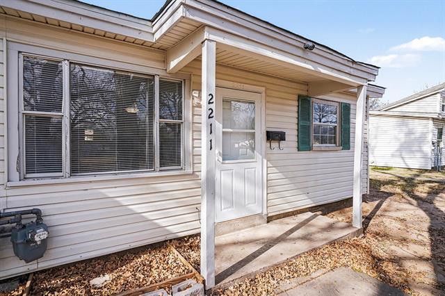 Building Photo - 2211 Barbell Ln