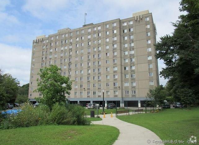 Building Photo - 120 Huntington Turnpike Unit 206 Rental