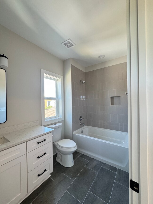 Photo - 6124 Robertson Ave