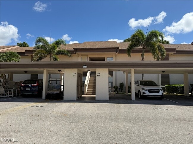 Building Photo - 5965 Trailwinds Dr Unit 1116