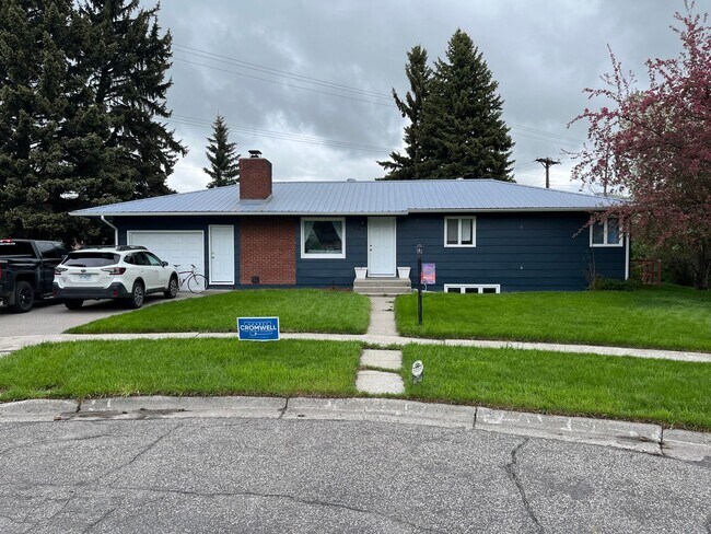 Photo - Midtown Three Bedroom Basement Space for R...