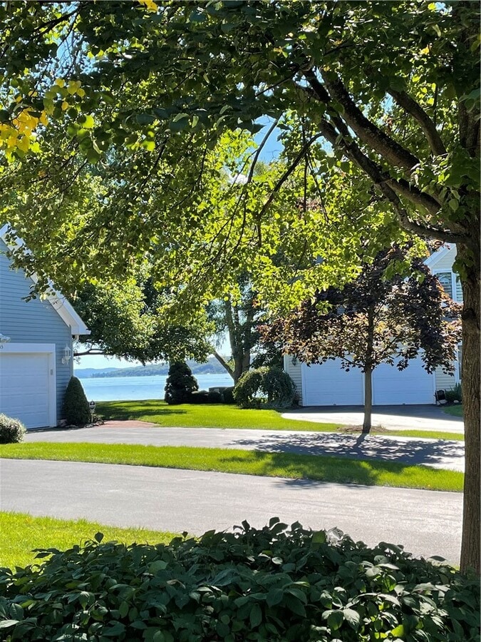 Photo - 245 Roseland Ln