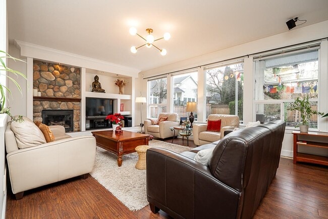 Photo - 20876-2083B 83b Ave