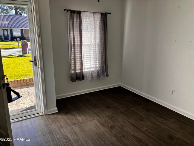 Photo - 107 St Nicholas Dr