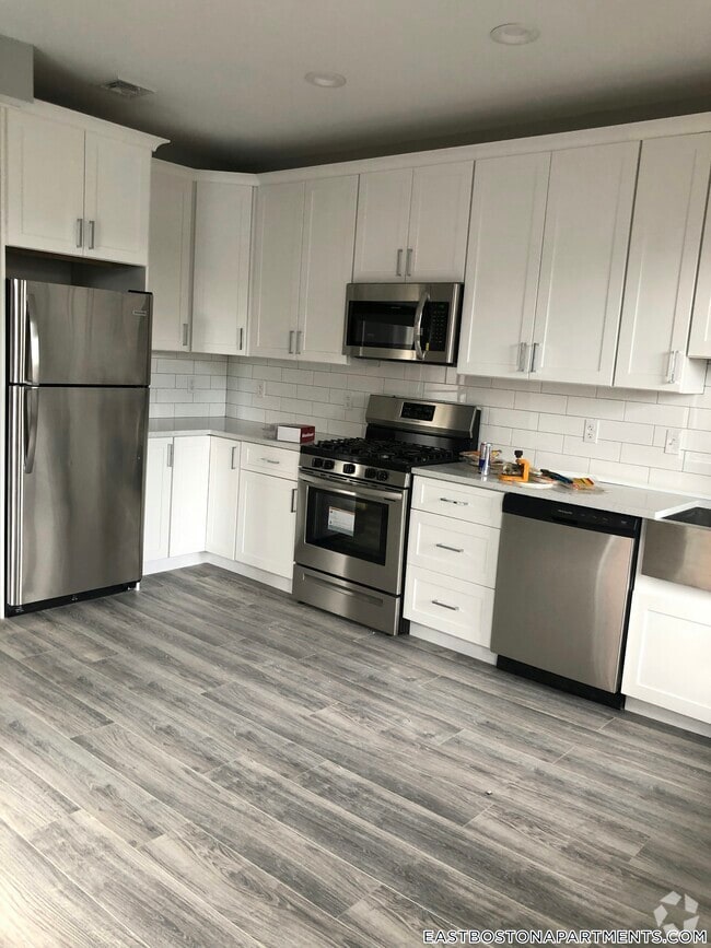 Building Photo - 143 London St Rental